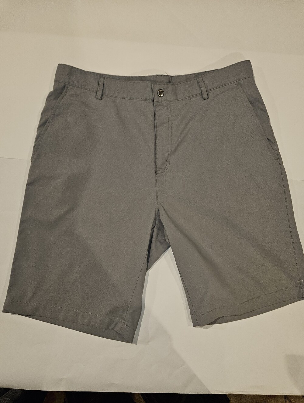 Calvin Klein Men's Gray Flat-Front Chino Shorts